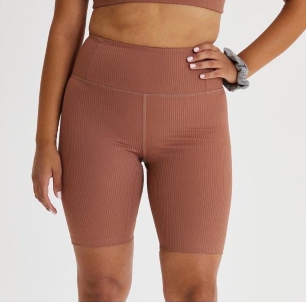 girlfriend collective Women's Tan High-Waisted Biker Shorts
